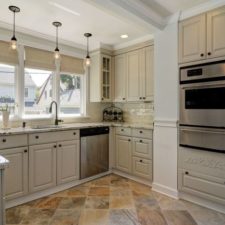 Post_traditional kitchen with subway tile and crown molding i_g isluxcztfvx70f1000000000 2dm0b.jpg