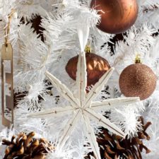 Post_original_brian patrick flynn clothespin snowflake ornament beauty2_s3x4.jpg.rend_.hgtvcom.1280.1707.jpeg