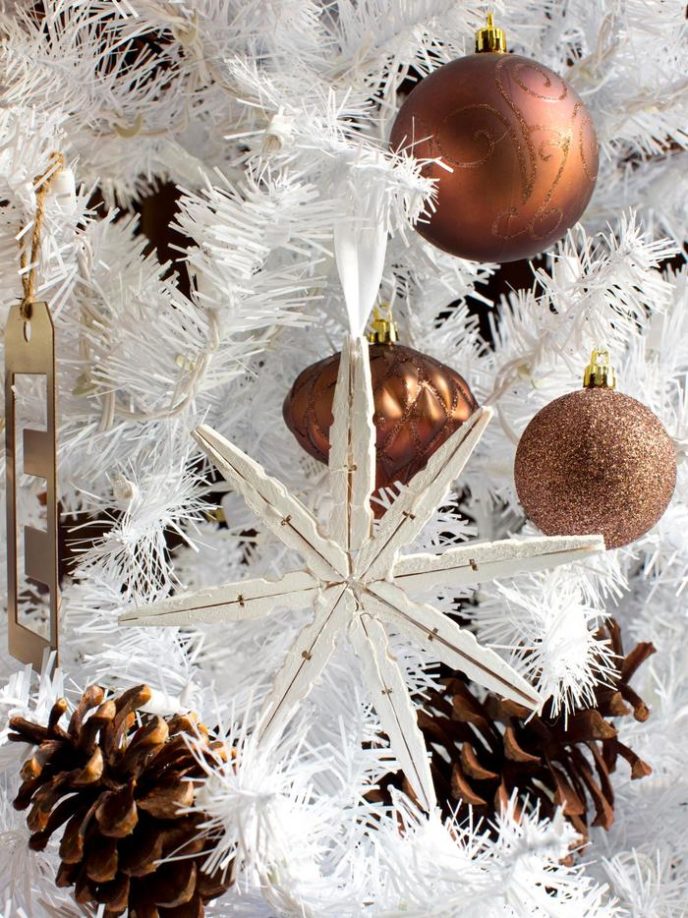 Post_original_brian patrick flynn clothespin snowflake ornament beauty2_s3x4.jpg.rend_.hgtvcom.1280.1707.jpeg