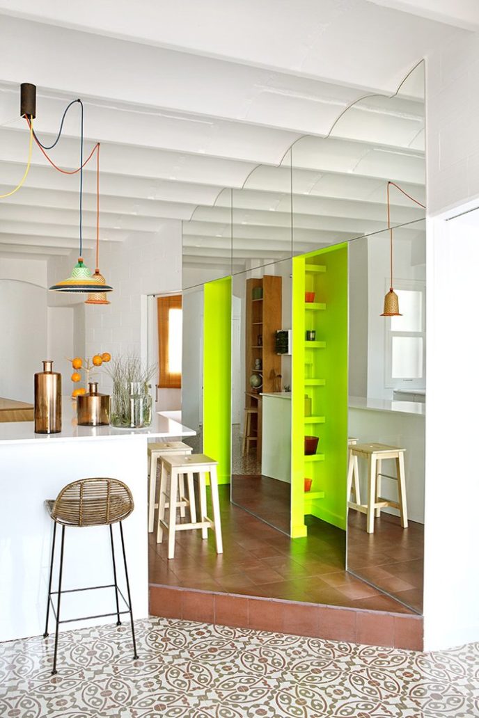 Post_piso pereiv44 miel arquitectos interiors barcelona apartment residential_dezeen_2364_col_0.jpg