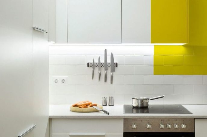 Post_under cabinet led strip lightinga nd tiled backdrop for the small kitchen in white.jpg