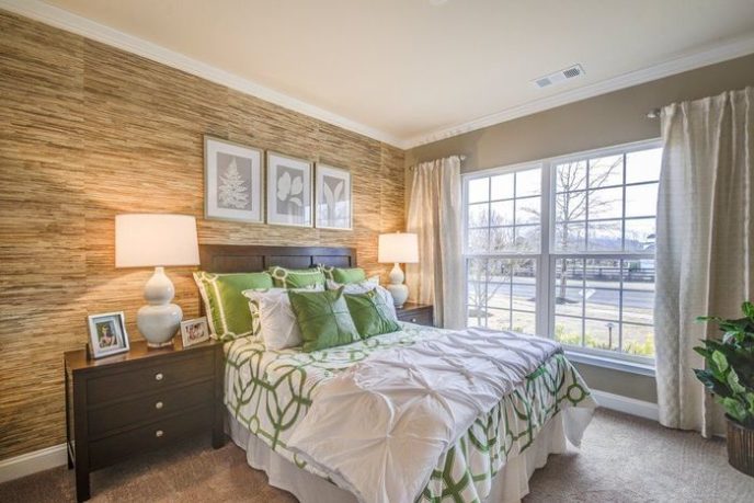 Post_contemporary guest bedroom with wallpaper and crown molding i_g is17ar57vkiyqs0000000000 5yiv7.jpg