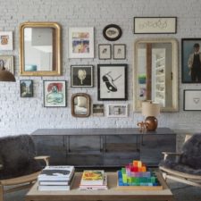 Post_dumbo loft robertson pasanella living room art remodelista.jpg