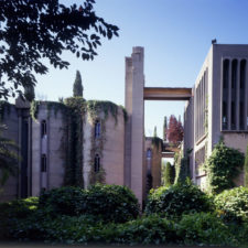 Cement factory renovation la fabrica ricardo bofill 5 58b3e203cdd99__880.jpg