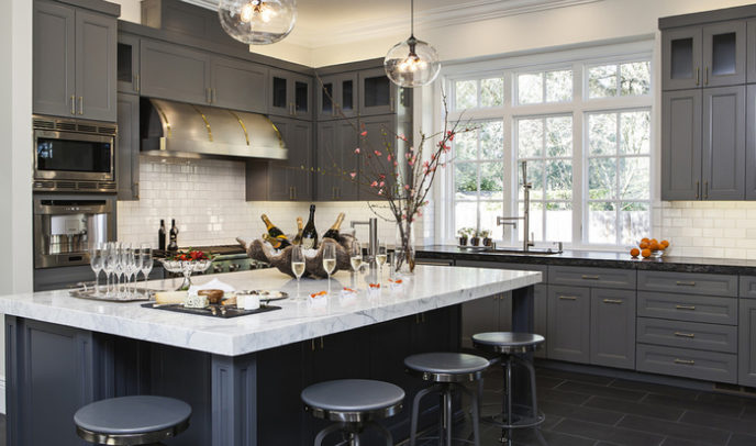 Post_dark grey kitchen cabinet on white wall.jpg