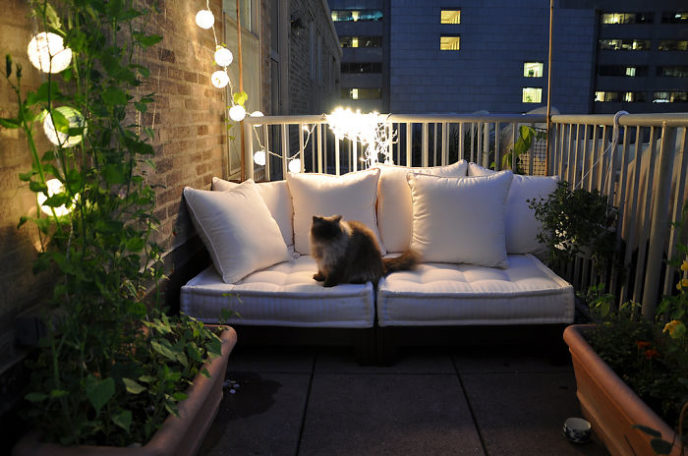 Ad cozy balcony decorating ideas 08.jpg