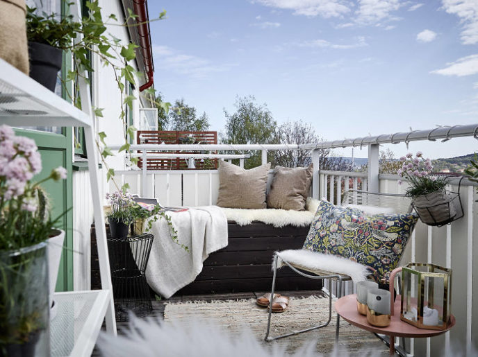 Ad cozy balcony decorating ideas 27.jpg