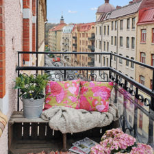 Ad cozy balcony decorating ideas 30.jpg