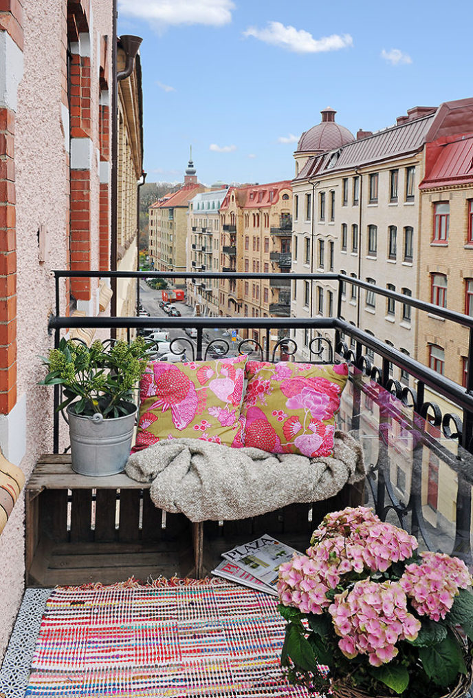 Ad cozy balcony decorating ideas 30.jpg