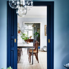 Post_krickelin_blue_wall_door_foto_andrea_papini.jpg