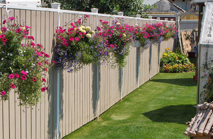 Ad garden fence decor ideas 39.jpg