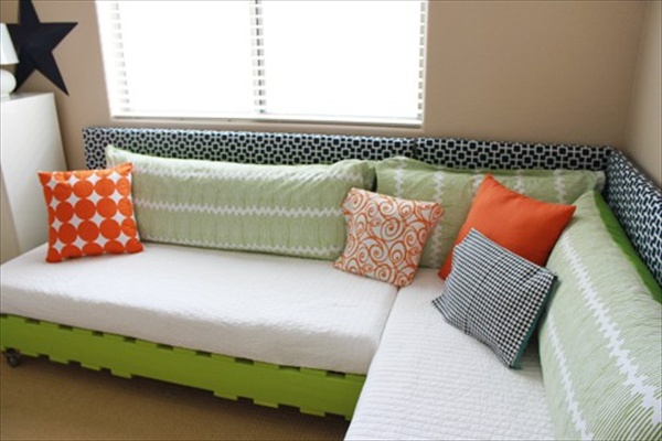 Pallet daybed 14.jpg