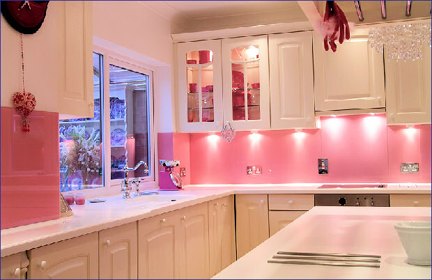 Pink_kitchen_21.jpg