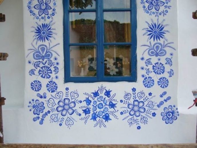 House painting 90 year old grandma agnes kasparkova 3 59d335172bea3__700.jpg