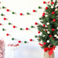 15 fabulous handmade christmas garland designs to brighten up your photos 1.jpg