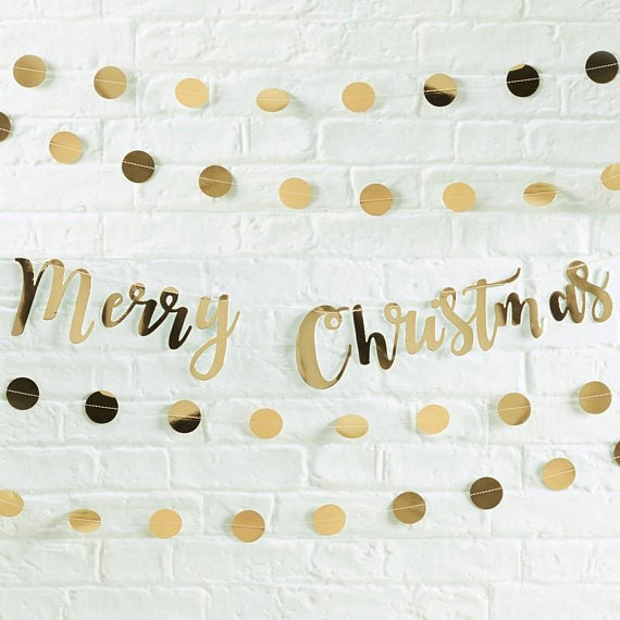 15 fabulous handmade christmas garland designs to brighten up your photos 4.jpg