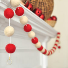 15 fabulous handmade christmas garland designs to brighten up your photos 6.jpg