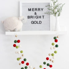 15 fabulous handmade christmas garland designs to brighten up your photos 7.jpg