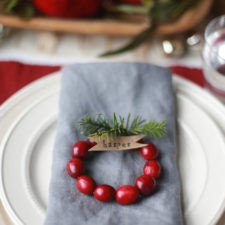 16 blissful christmas table decor ideas that you must see 5.jpg