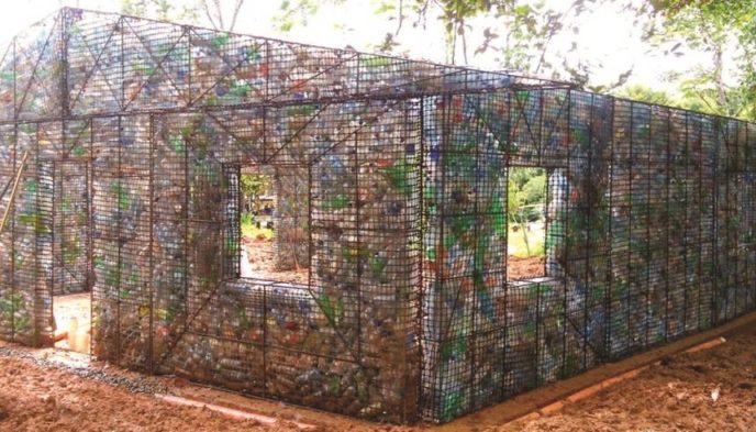 Plastic bottle house.jpg.860x0_q70_crop scale.jpg