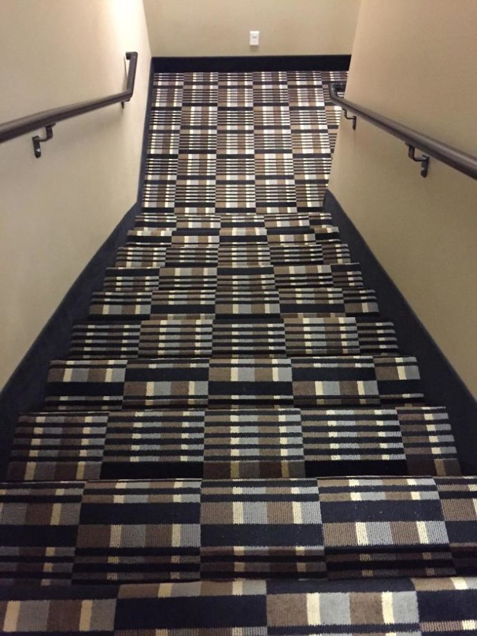 Bad stair designs confusing pattern.jpg