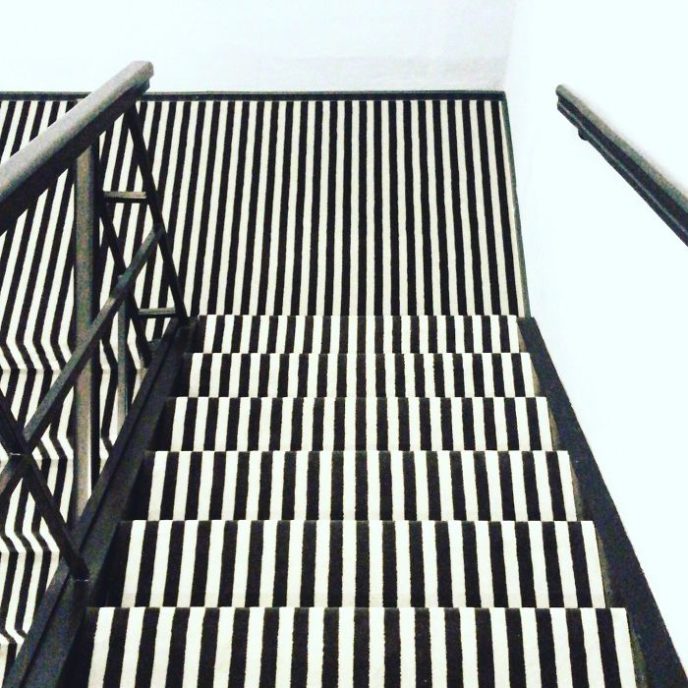 Bad stair designs terrible floor carpet.jpg