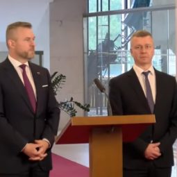 Forró podporil Pellegriniho: Bolo by alibistické povedať, nech sa ľudia rozhodnú, musíme určiť smer