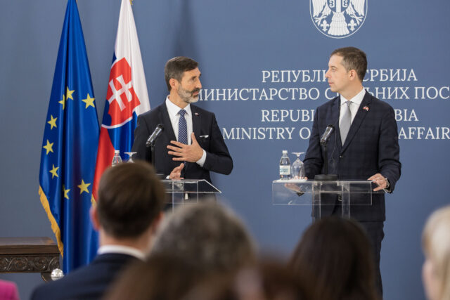 241018_blanar_zpc_srbsko_belehrad_000_djuric_minister_000.jpg