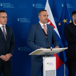 2024_12_17_generalny riaditel socialnej poistovne pocas tlacoveho brifingu.jpeg