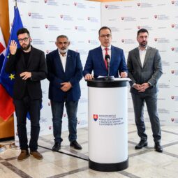Foto_mpsvr_praca namiesto davok 2.jpg