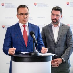 Foto_mpsvr_praca namiesto davok.jpg