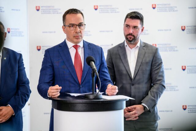 Foto_mpsvr_praca namiesto davok.jpg