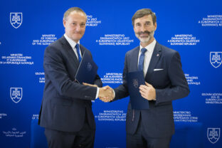 250709_blanar_burda_dohoda_o_spolupraci_pravnicka_fakulta_uk_001.jpg