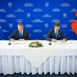 250709_blanar_burda_dohoda_o_spolupraci_pravnicka_fakulta_uk_003.jpg