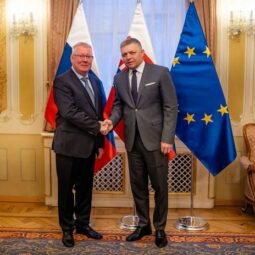 Igor bratcikov robert fico clanokw.jpg