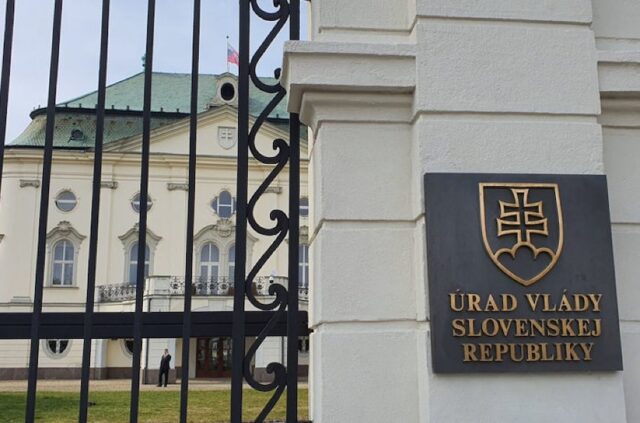 Urad vlady sr .jpeg
