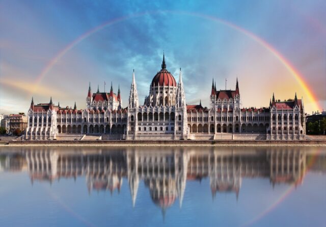 Parliament budapest hungary hd.jpg
