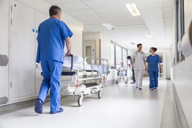 Asociácia nemocníc Slovenska Úrad pre dohľad nad zdravotnou starostlivosťou nemocnica zariadenie lekari sestry zdravotníci