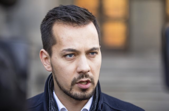 4092_4o8a4418 640x420.jpg