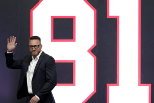 9261_hossa_retirement_blackhawks_hockey_00782 8a0b3e6ab7a4400b9f4c39a378985e07 scaled e1649404699295 640x420.jpg