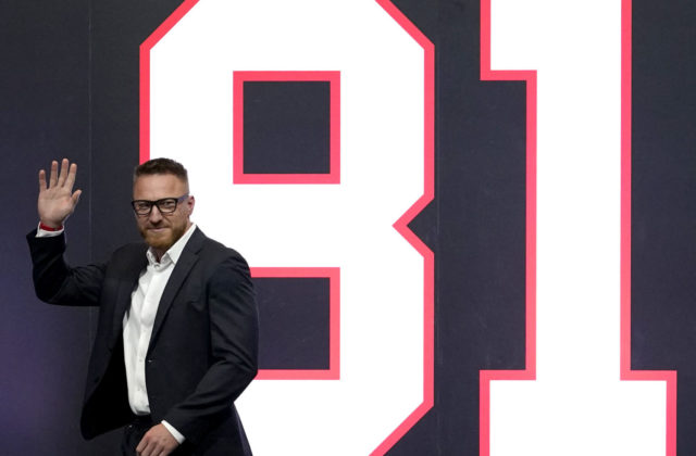 9261_hossa_retirement_blackhawks_hockey_00782 8a0b3e6ab7a4400b9f4c39a378985e07 scaled e1649404699295 640x420.jpg