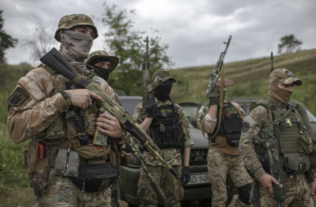 18769_russia_ukraine_warchechen_fighters_44823 662b9203cc784c7d838eb613005a5bdb 640x420.jpg