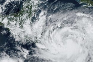 20625_tropical_weather_julia_64665 3b0450c7372e4118a7c639effb43fb9a 640x420.jpg