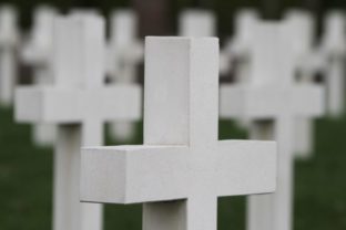 24552_vojnovy hrob 640x420.jpg