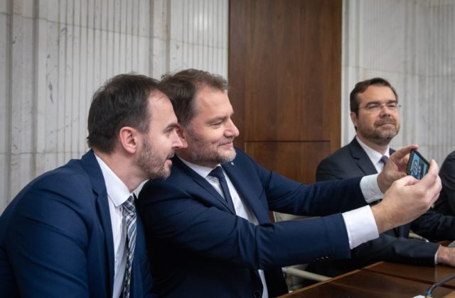 25737_michal sipos igor matovic 640x420.jpg