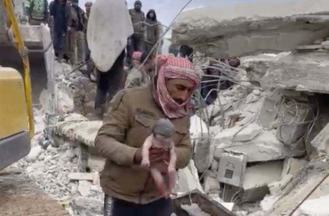 26753_syria_turkey_earthquake_newborn_rescue_71171 7aa791dc79f34d748ddc2776b9db5bda e1675846646390 640x420.jpg