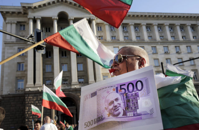 27545_bulgaria_anti government_protest_21880 8462d2c5533a4a659adc4b4d99991e00 640x420.jpg