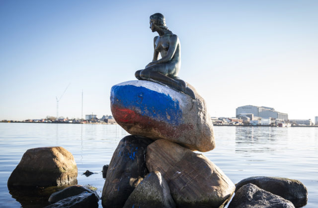 27890_denmark_little_mermaid_vandalism_07552 640x420.jpg
