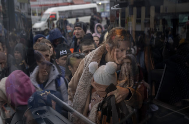 27916_ukraine_tensions_photo_gallery_48607 ea2387f5da604f04a056248d6bf451e4 640x420.jpg