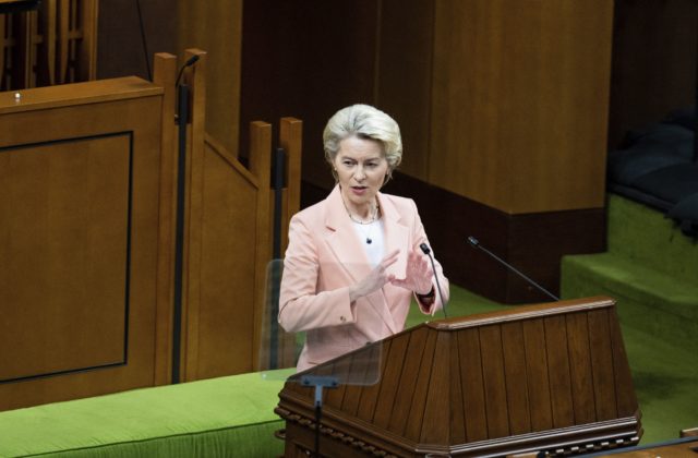 28136_ursula von der leyen kanadsky parlament 640x420.jpg